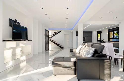 Fuente el Saz de Jarama Villa | Amazing Luxury Villa