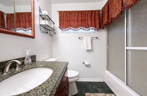 Northbrook House | Amazing Mid-Term Rental Entire Home In Glenview