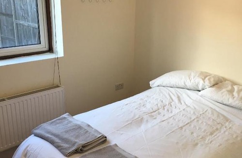 North Acton Apartment | Amazing modern 2 bed