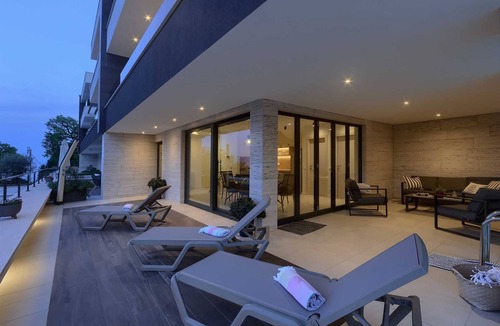 Icici Villa | Amazing modern 3-BR villa with heated pool just above Icici Marina
