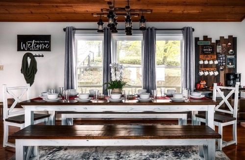 Sevierville Cabin | AMAZING Mountain Views Retreat | FirePit | Games | Upscale | HotTub | Sleeps 12