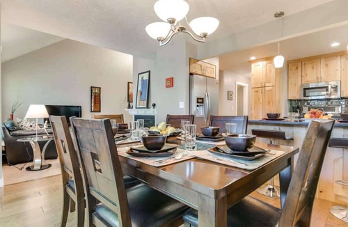 Cottonwood Heights Condo | Amazing Mtn Location *Hot Tub *Fireplace *Foosball