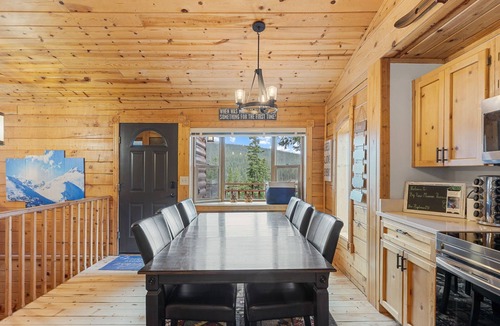 Quandary Village House | AMAZING MTN VIEWS!Hot Tub!Pets!Game Room!Sauna!Fitness Equipment!Near Trails!