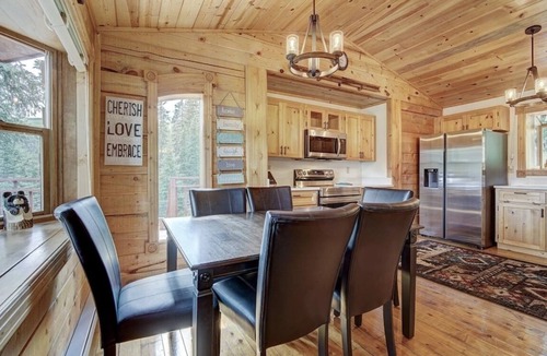 Quandary Village House | AMAZING MTN VIEWS!Hot Tub!Pets!Game Room!Sauna!Fitness Equipment!Near Trails!