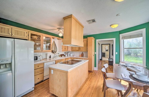 Sunrise Terrace House | Amazing Musical Abode in Expo Square Neighborhood!