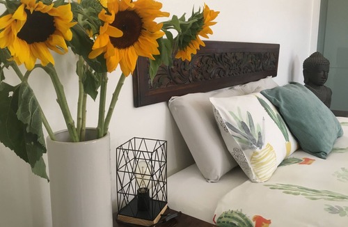 Port Noarlunga South Bed & Breakfast | Amazing Ocean Front Studio - Sunsets, Breakfast, Water