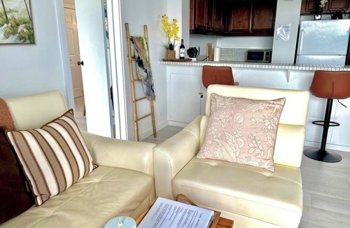 Hilo Condo | Amazing Ocean & Park Views - Pool & AC