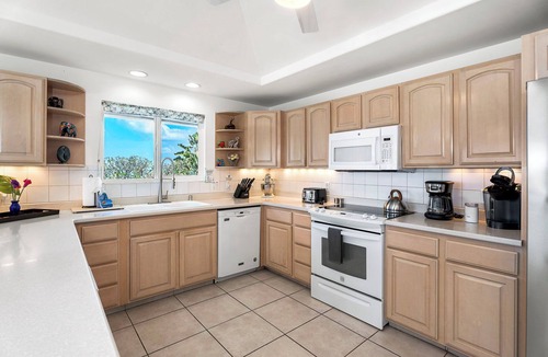 Kahaluu-Keauhou House | 🏖️Amazing Ocean & Sunset Views | Pool | Gated Community