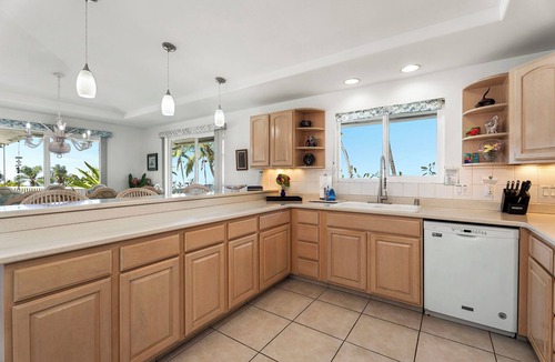 Kahaluu-Keauhou House | 🏖️Amazing Ocean & Sunset Views | Pool | Gated Community