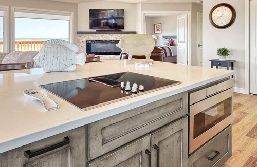 Long Beach House | Amazing Ocean View, Beachfront, Luxurious, Private (Calder)