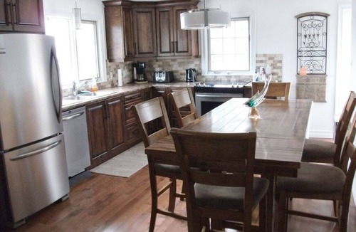 Mill Cove House | Amazing Ocean-view just steps to Fox Point Beach!