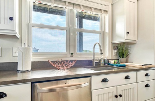 Ocean Park House | Amazing Ocean Views, Pets Ok, Beachfront, Xbox, 75" Theater (Weath)