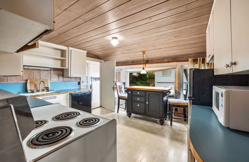 Tillicum House | Amazing Oceanfront Getaway! Recently Activated on VRBO