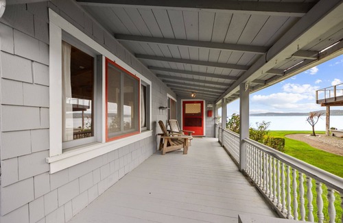 Tillicum House | Amazing Oceanfront Getaway! Recently Activated on VRBO