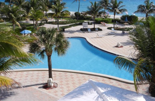 Hollywood South Central Beach Condo | Amazing Penthouse with Direct Access to Beach