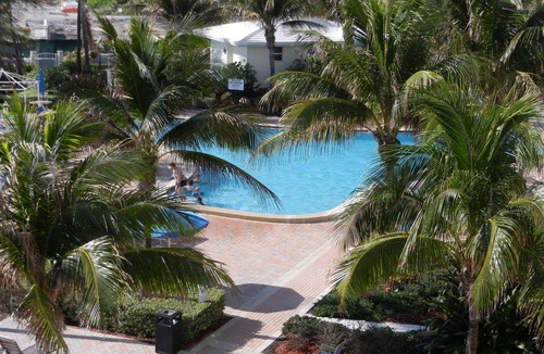 Hollywood South Central Beach Condo | Amazing Penthouse with Direct Access to Beach