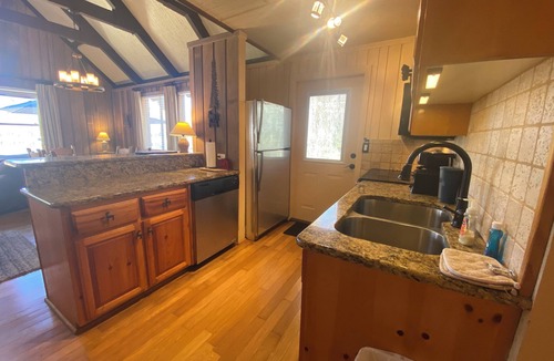 Pine Mountain Ski Chalet | Amazing pet friendly chalet with perfect view of Lake Innsbruck