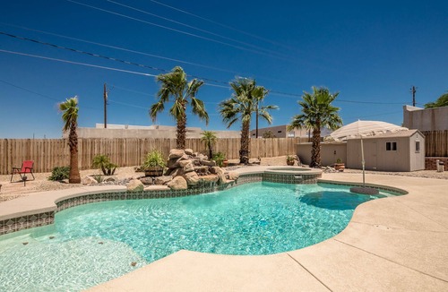 Lake Havasu City House | Amazing pool, jacuzzi & waterfall.resort-like backyard!