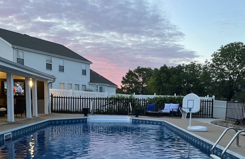 Dardenne Prairie House | Amazing Private Pool