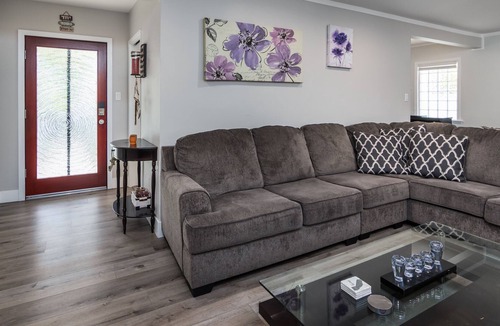 Winnetka House | Amazing Private house with POOL& 3 bedrooms in the heart of LA