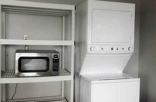 Three Tree Point Apartment | Amazing Puget Sound View House (Studio)