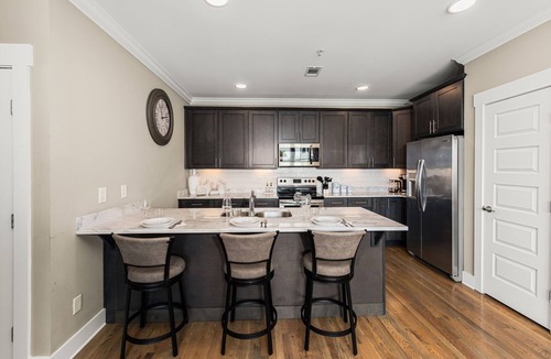 The Nations House | Amazing Reviews-Great Location-Minutes To Downtown!