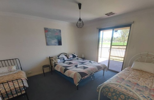 Swan Reach House | Amazing River Paradise