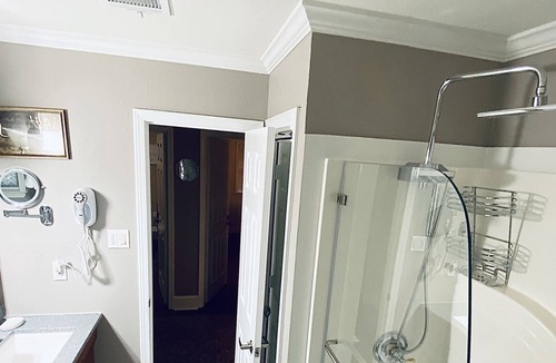 Pine Bluff House | "Amazing Southern Stay"