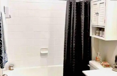 Hutto House | Amazing Spacious New Home! Convenient to Loop 130, shopping, restaurants, & HEB