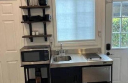 North Central Apartment | Amazing Studio in Pasadena!