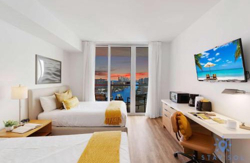 Hallandale Beach Hotel | Amazing Studio Near the Beach