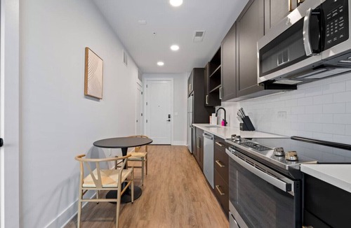 Tampa Apartment | Amazing Studio w/Pool and Gym | Location!