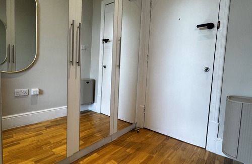 South Hampstead Apartment | Amazing Studio with Graden View F11