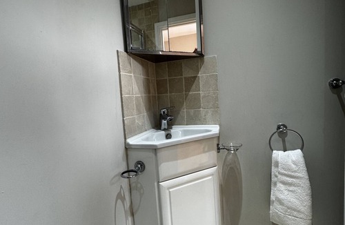 South Hampstead Apartment | Amazing Studio with Graden View F11