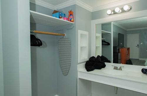 Sheffield Park Apartment | Amazing Suite 4 Nearby Massive Medical Complexes!