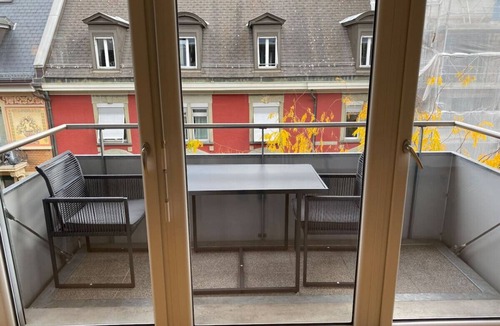 Sihlfeld Apartment | Amazing/sunny 2BR flat in the city center (West 6)