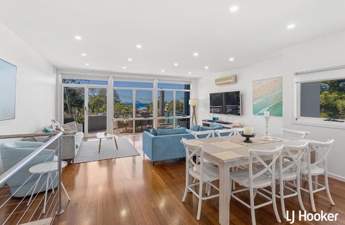 Salamander Bay House | Amazing Sunrises from your balcony