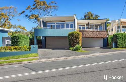 Salamander Bay House | Amazing Sunrises from your balcony