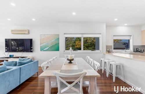 Salamander Bay House | Amazing Sunrises from your balcony