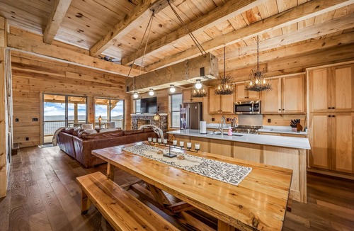 Menlo Cabin | Amazing Sunset/Mountain Brow Views - New 4/4 Cabin