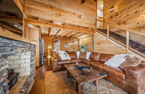 Menlo Cabin | Amazing Sunset/Mountain Brow Views - New 4/4 Cabin