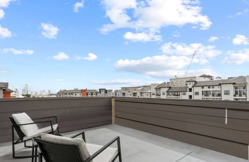 The Drag Apartment | Amazing Sunset Views from W Campus Loft Style Apt