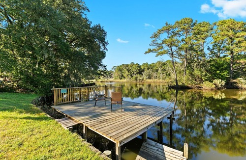 Mobile House | Amazing! Tara's Riverfront Hideaway