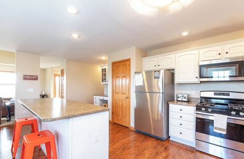 The Galena Territory House | Amazing Tree Top Views-Outdoor Hot Tub, Fire Pit, Pool Table, Access 2 Pools!