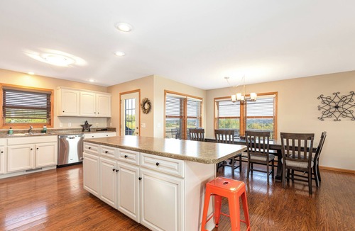 The Galena Territory House | Amazing Tree Top Views-Outdoor Hot Tub, Fire Pit, Pool Table, Access 2 Pools!