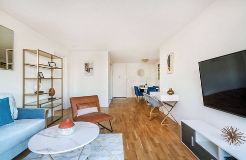 East Harlem Apartment | Amazing UES Luxury 2 Bedw/Gym, Pool,Laundry #6187