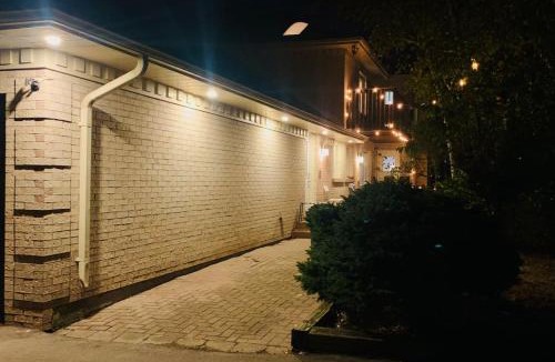 Richmond Hill House | Amazing Unique House in Richmond Hill