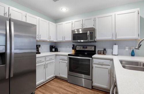 Osage Beach Condo | Amazing Updated Ledges Condo- Lakefront 3 BR/2BA Unit w/Cove View