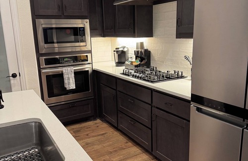 Argyle House | Amazing upgraded masterpiece with a nice gym upstairs, full kitchen, and games!