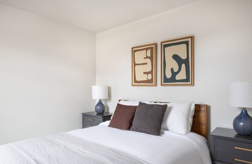 Uptown Apartment | Amazing Uptown 1BR w/ Gym & Indoor Pool, nr L Red Line, by Blueground